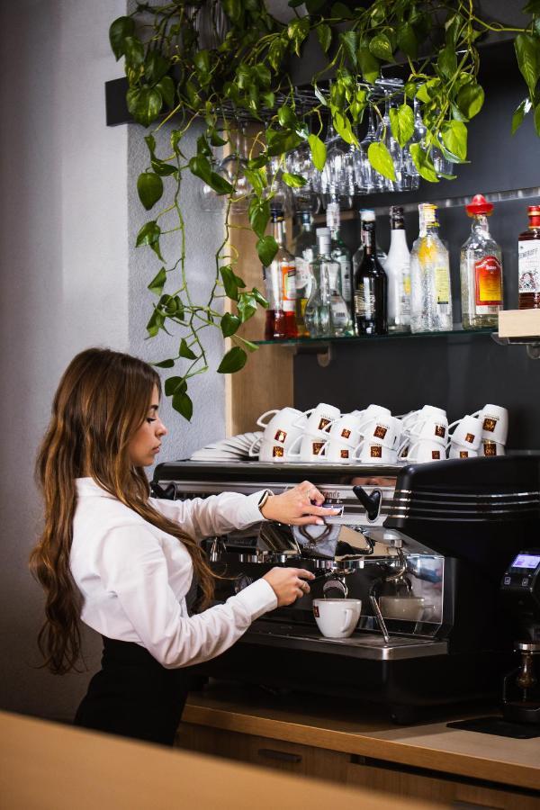 פוזנן Hotel Lechicka מראה חיצוני תמונה