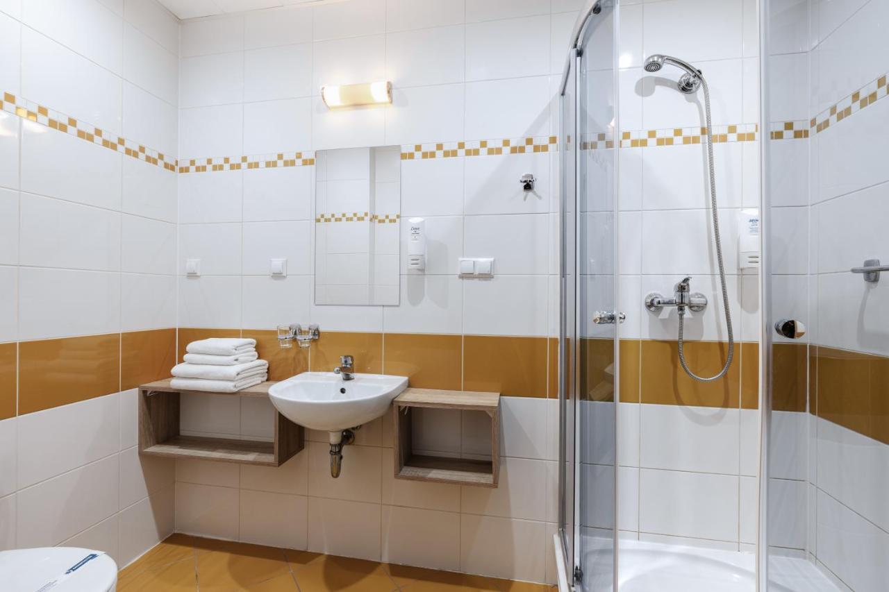 פוזנן Hotel Lechicka מראה חיצוני תמונה